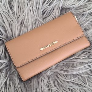 Michael Kors jet set travel wallet